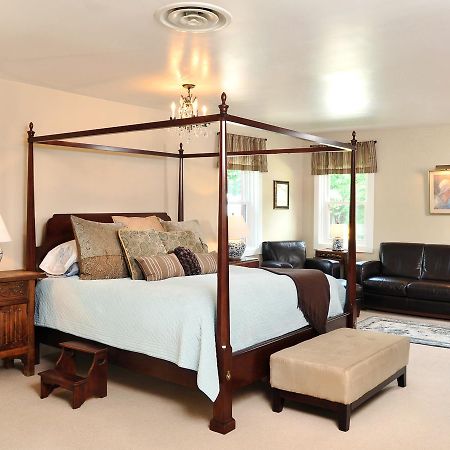 1795 Acorn Inn Bed And Breakfast Canandaigua Bagian luar foto