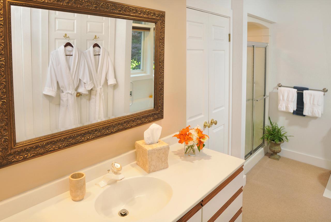 1795 Acorn Inn Bed And Breakfast Canandaigua Bagian luar foto
