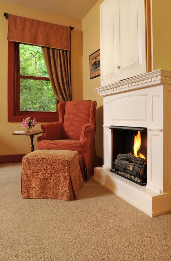 1795 Acorn Inn Bed And Breakfast Canandaigua Bagian luar foto