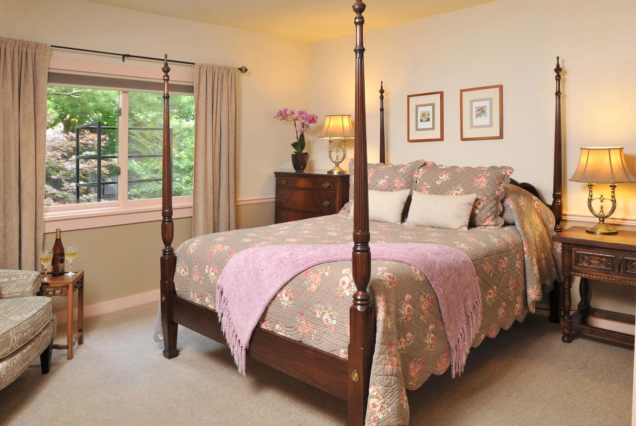 1795 Acorn Inn Bed And Breakfast Canandaigua Bagian luar foto