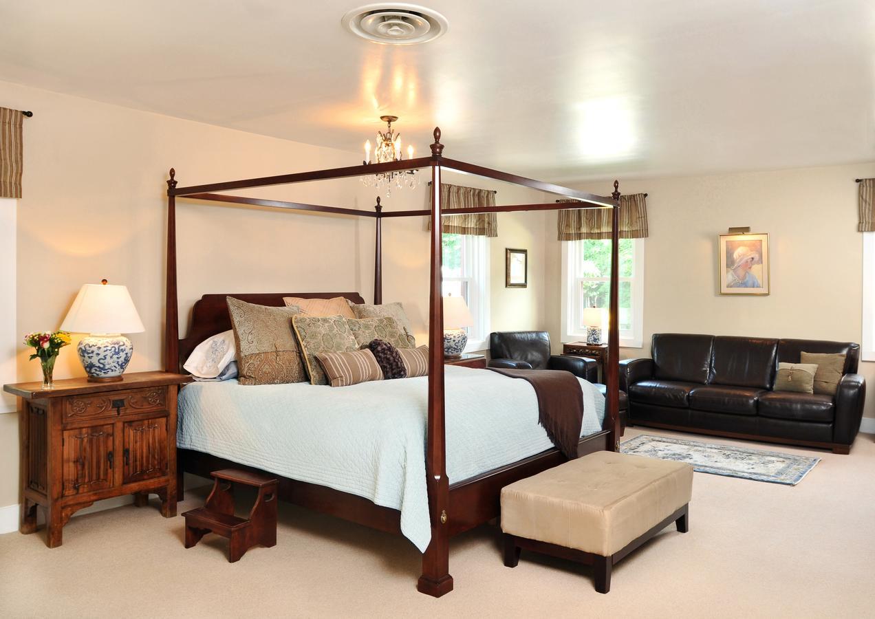 1795 Acorn Inn Bed And Breakfast Canandaigua Bagian luar foto